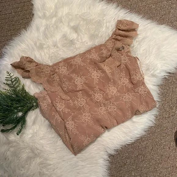 Brand new detailed romper - Picture 2 of 2